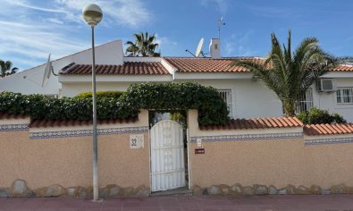 Resale - Villa -
Benimar