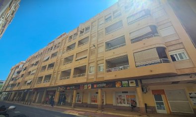 Reventa - Apartamento / piso -
Torrevieja - La Mata