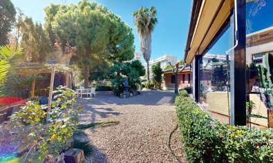 Resale - Villa -
San Juan de Alicante