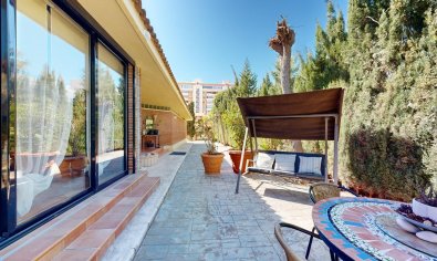 Resale - Villa -
San Juan de Alicante