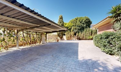 Resale - Villa -
San Juan de Alicante