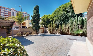 Resale - Villa -
San Juan de Alicante