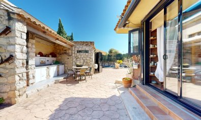 Resale - Villa -
San Juan de Alicante