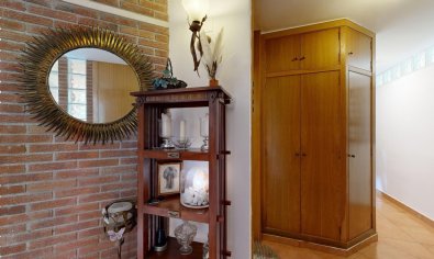 Resale - Villa -
San Juan de Alicante