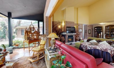 Resale - Villa -
San Juan de Alicante