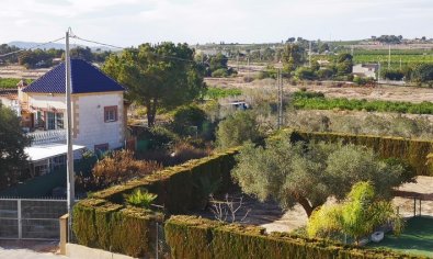 Reventa - Villa -
Los Montesinos - La Herrada