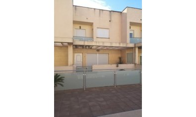 Reventa - Villa -
Los Montesinos - La Herrada