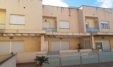 Reventa - Villa -
Los Montesinos - La Herrada