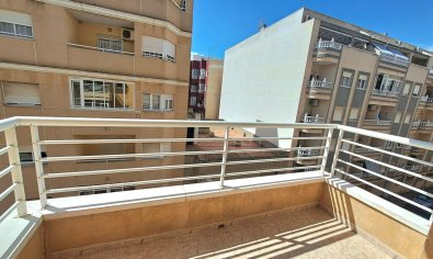 Bestaande bouw - Appartement -
Torrevieja - Center