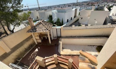Ruime villa met privézwembad en 4 slaapkamers in Villamartin, Orihuela Costa