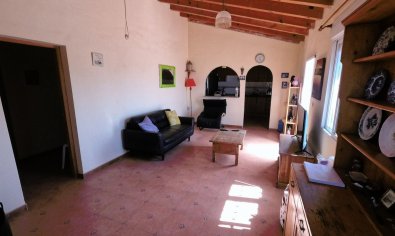 Resale - Finca -
Orihuela