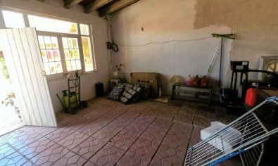 Resale - Finca -
Orihuela