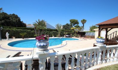 Bestaande bouw - Villa -
Torrevieja - Punta Prima