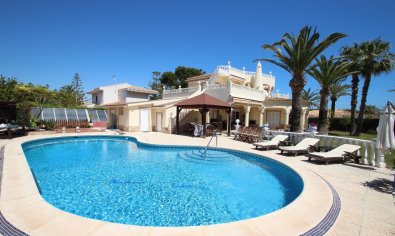 Bestaande bouw - Villa -
Torrevieja - Punta Prima