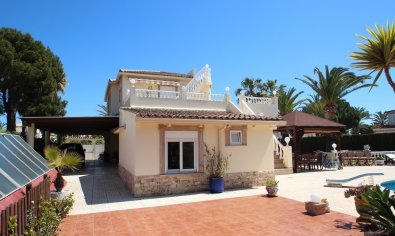 Bestaande bouw - Villa -
Torrevieja - Punta Prima