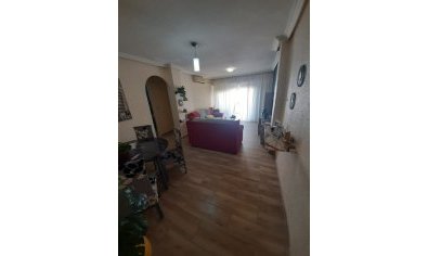 Reventa - Apartamento / piso -
Torrevieja - La Mata