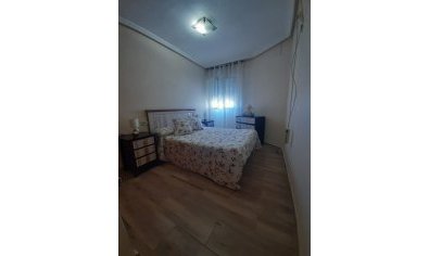 Reventa - Apartamento / piso -
Torrevieja - La Mata