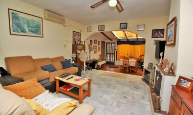 Resale - Townhouse -
Villamartín