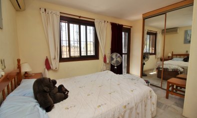 Resale - Townhouse -
Villamartín