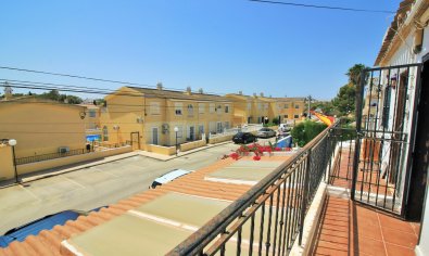 Resale - Townhouse -
Villamartín