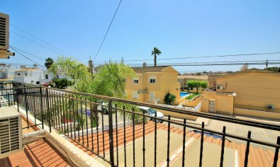 Resale - Townhouse -
Villamartín