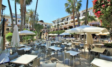 Resale - Townhouse -
Villamartín