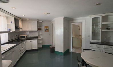 Reventa - Apartamento / piso -
Benidorm - Poniente