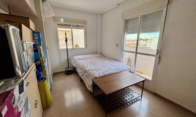 Reventa - Apartamento / piso -
Los Montesinos