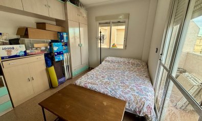 Reventa - Apartamento / piso -
Los Montesinos