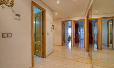 Reventa - Apartamento / piso -
Torrevieja - Playa del Cura