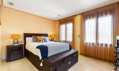 Bestaande bouw - Villa -
Orihuela