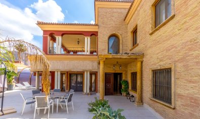 Bestaande bouw - Villa -
Orihuela