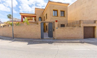 Bestaande bouw - Villa -
Orihuela