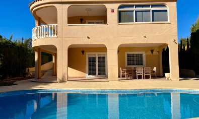 Reventa - Villa -
Torrevieja - Los Balcones