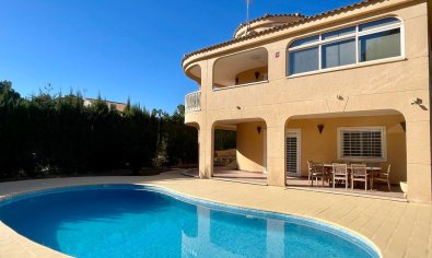 Reventa - Villa -
Torrevieja - Los Balcones