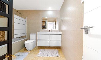 Bestaande bouw - Appartement -
Torrevieja - Punta Prima