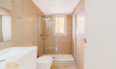 Bestaande bouw - Appartement -
Torrevieja - Punta Prima