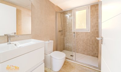 Bestaande bouw - Appartement -
Torrevieja - Punta Prima