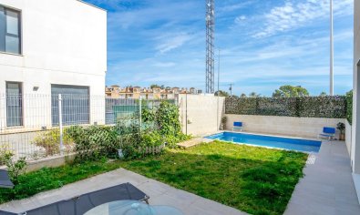 Bestaande bouw - Villa -
Torrevieja - Punta Prima