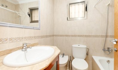 Bestaande bouw - Appartement -
Torrevieja - Center