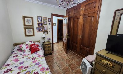 Resale - Villa -
Villena