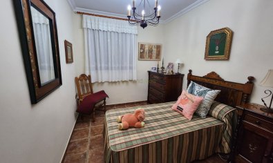 Resale - Villa -
Villena