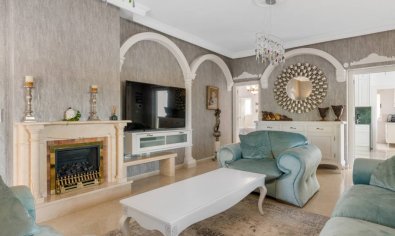 Resale - Villa -
Daya Vieja
