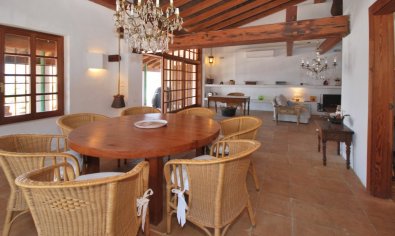 Bestaande bouw - Villa -
Moraira - Benimeit