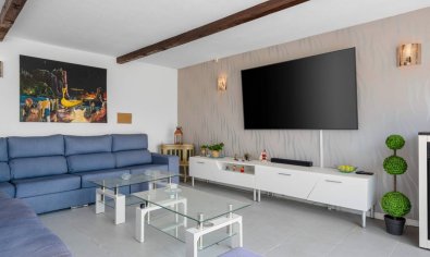 Resale - Finca -
Los Montesinos