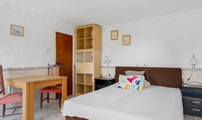 Resale - Finca -
Los Montesinos