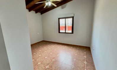 Reventa - Finca -
Orihuela