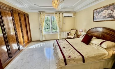 Reventa - Finca -
Castalla