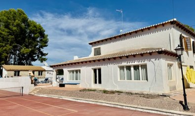 Reventa - Finca -
Castalla