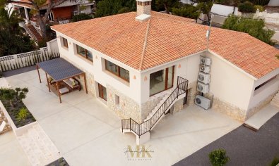 Reventa - Villa -
Altea